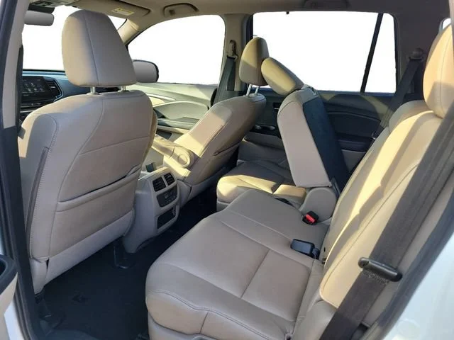 Used 2021 White Honda EX-L image 25