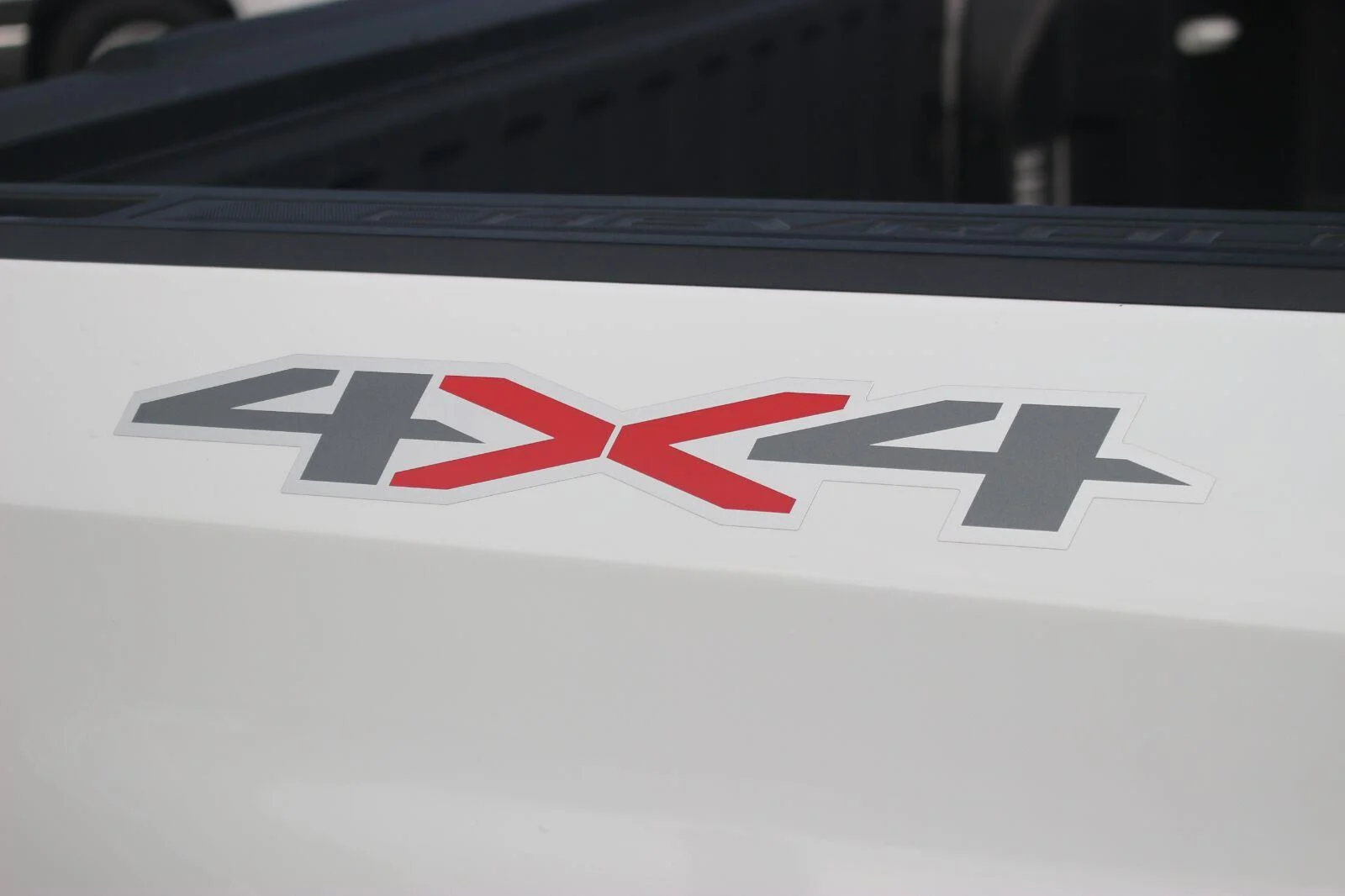 Used 2025 Summit White Chevrolet LT image 11
