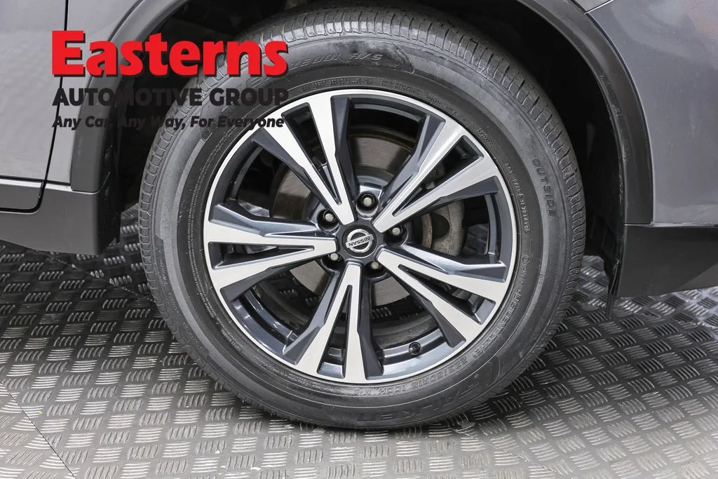 Used 2020 Gray Nissan SV image 34