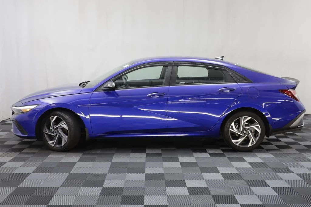 Used 2025 Intense Blue Hyundai SEL Sport image 4