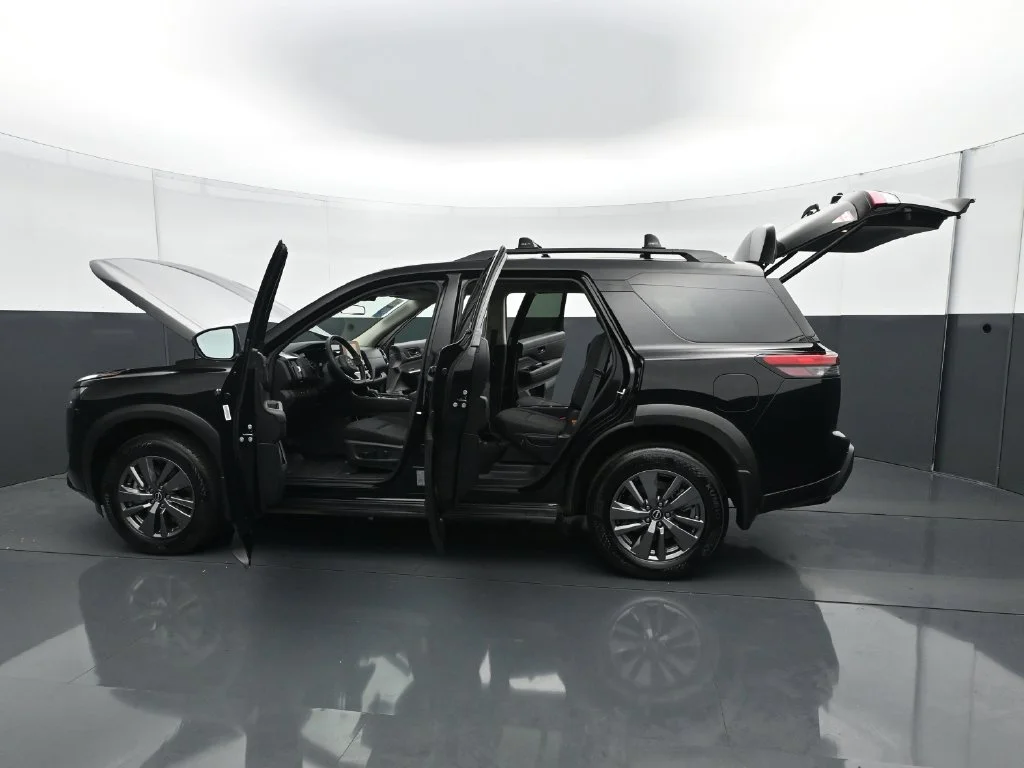 Used 2025 Super Black Nissan SV image 34