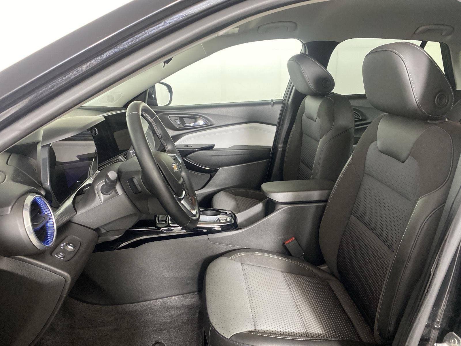 Used 2024 Mosaic Black Metallic Chevrolet LT image 20
