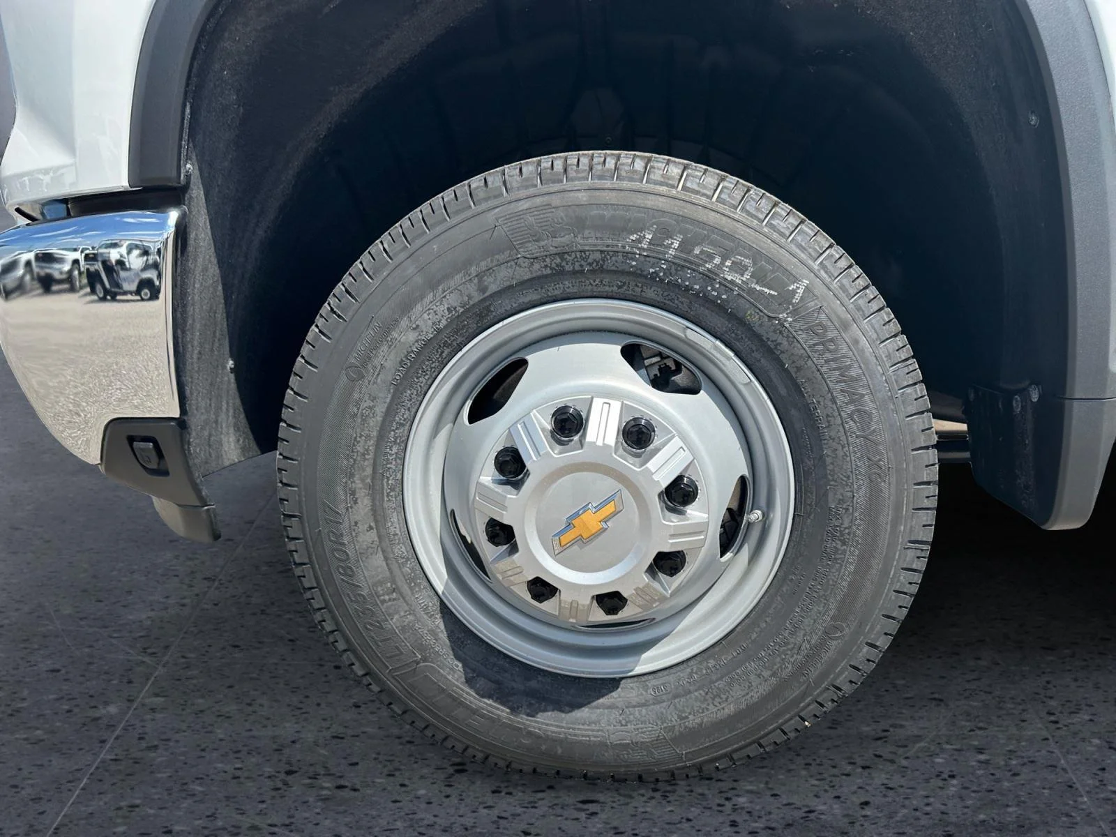 New 2026 Summit White Chevrolet Work Truck image 9