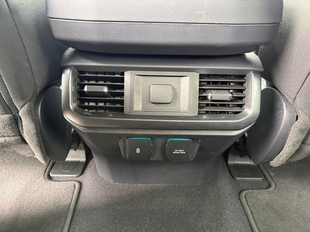 Used 2023 Black Ford XLT image 16
