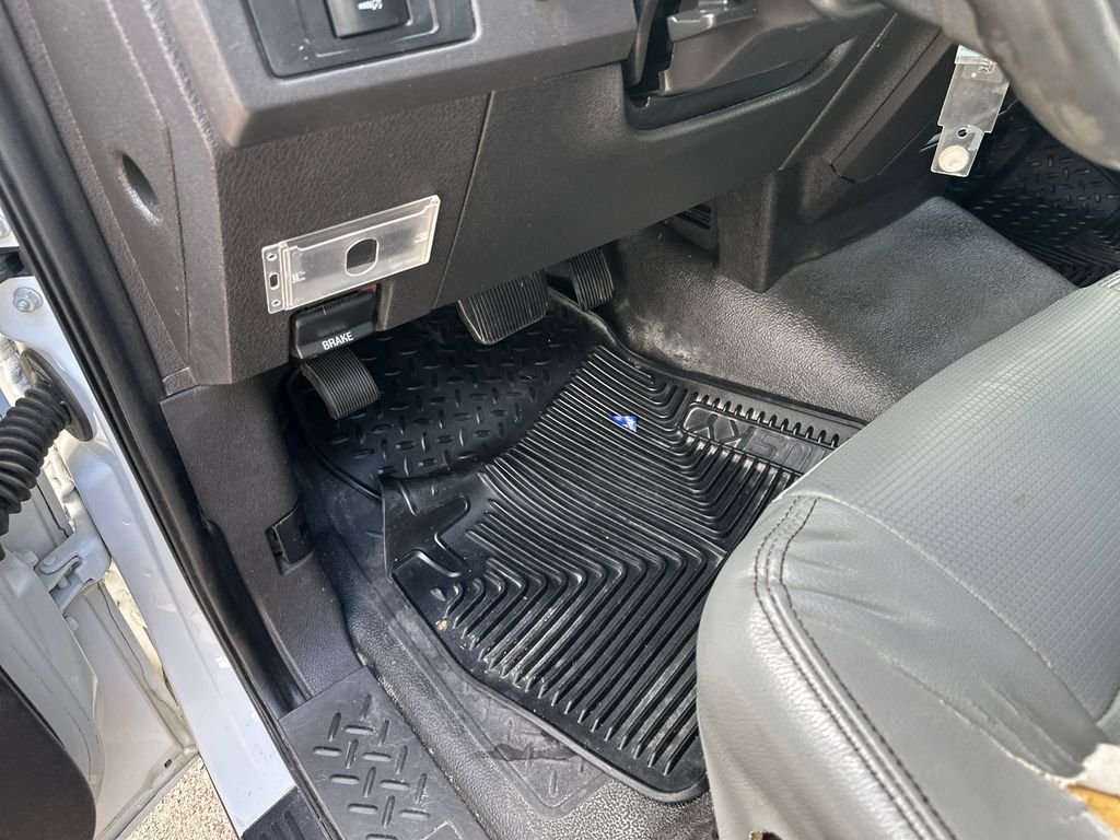 Used 2013 White Ford XL image 18