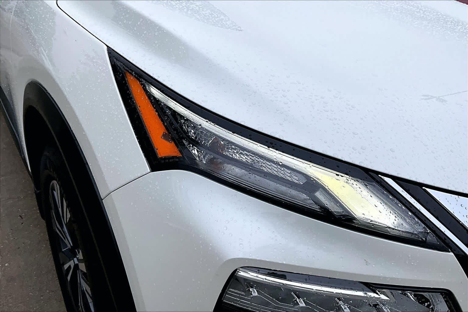 Used 2023 PEARL WHITE TRI Nissan SV image 26