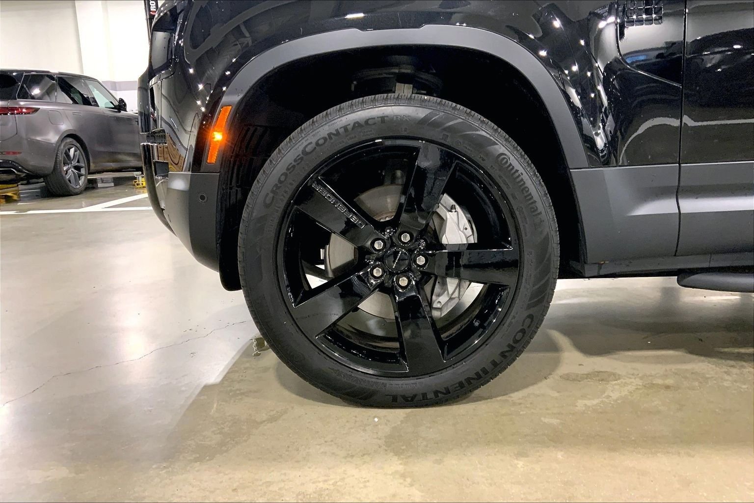Certified Used 2026 Santorini Black Metallic Land Rover S image 5