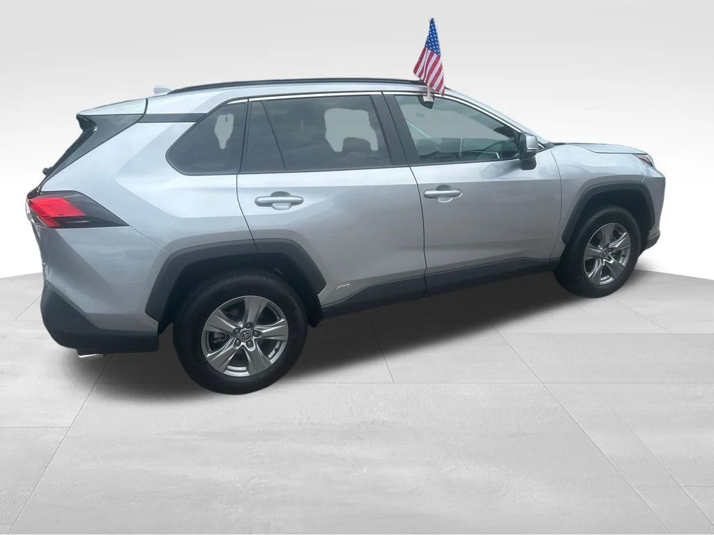 Used 2024 Silver Toyota XLE image 27
