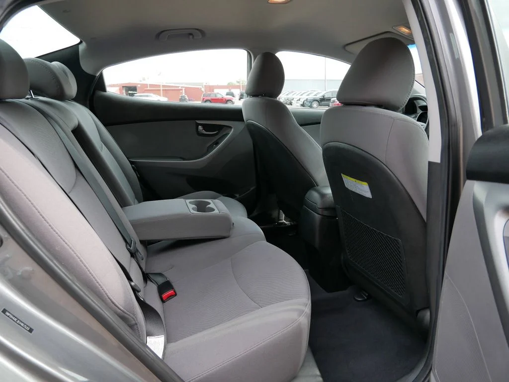 Used 2014 Gray Hyundai SE image 9