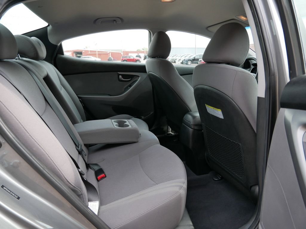 Used 2014 Gray Hyundai SE image 9