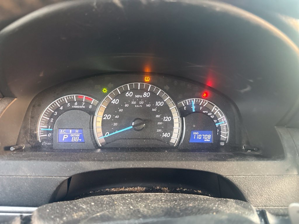 Used 2014 Red Toyota SE image 5