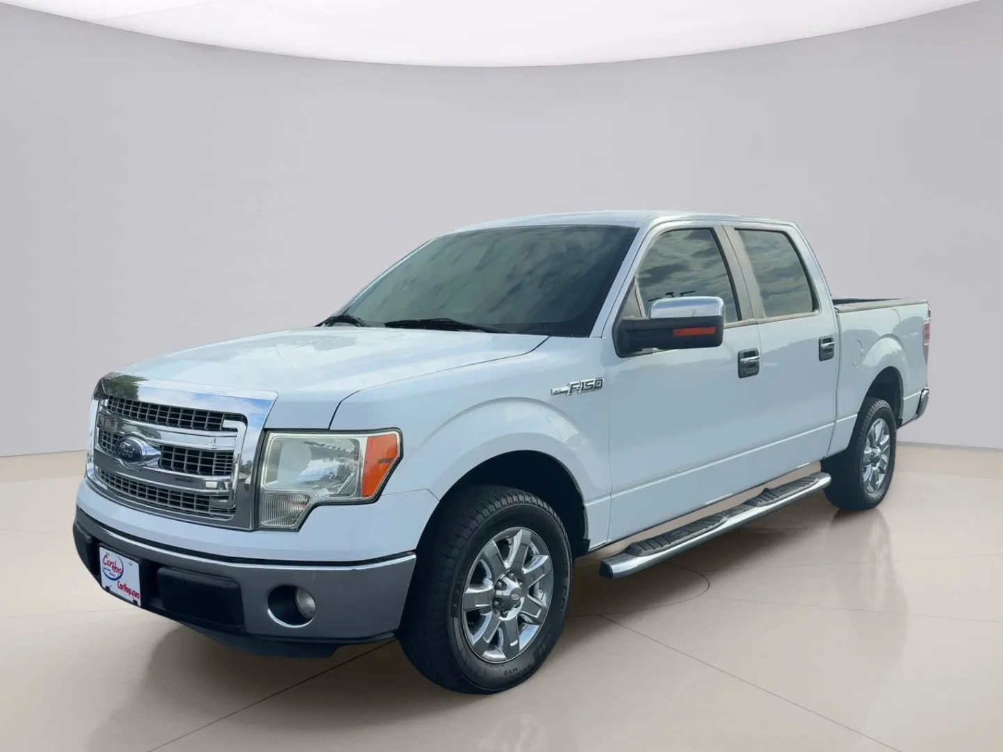 Used 2013 White Ford XLT image 1
