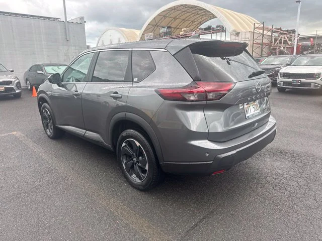 Used 2024 Gray Nissan SV image 3
