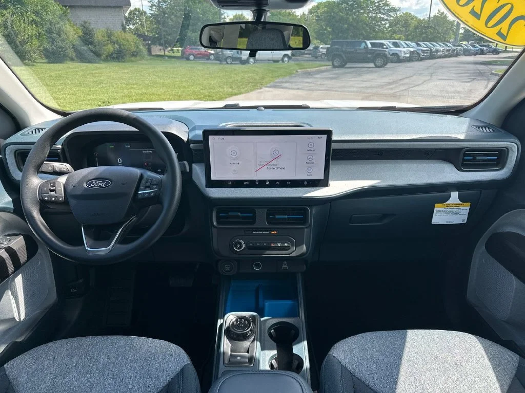 New 2026 White Ford XLT image 2