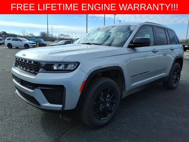 New 2026 Silver Zynith Exterior Paint Jeep Altitude image 3