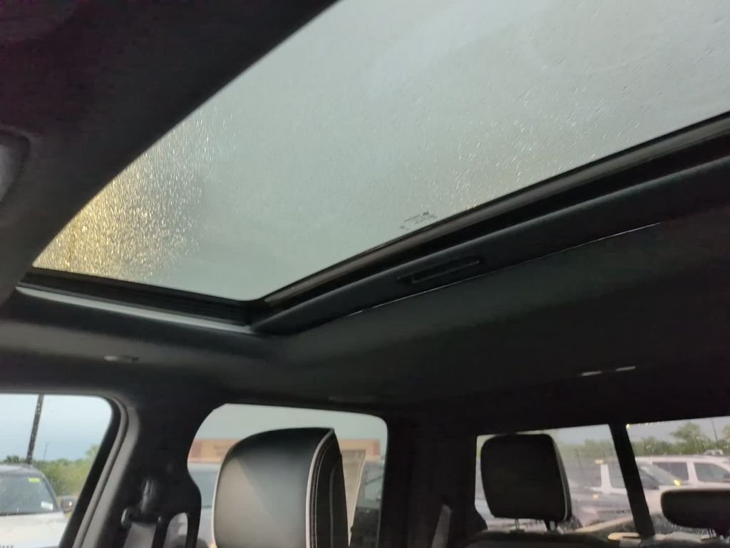New 2026 Diamond Black Crystal Pearl-Coat Exterior Paint RAM Laramie image 23