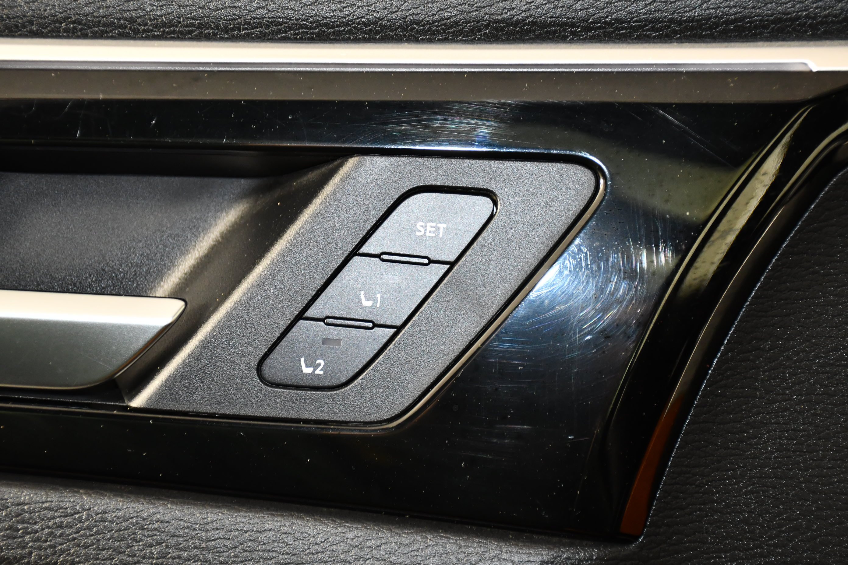Used 2022 Deep Bronze Metallic Mitsubishi SEL image 34
