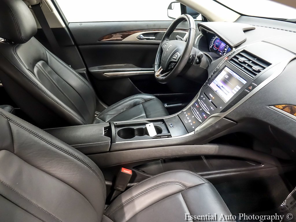 Used 2013 Quartz Metallic Lincoln Base image 23