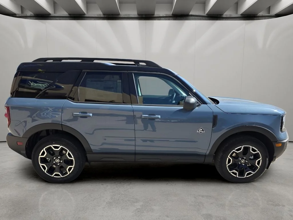 New 2025 Azure Gray Metallic Tri-Coat Ford Outer Banks® image 6