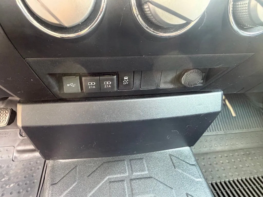 Used 2020 Silver Toyota SR image 27
