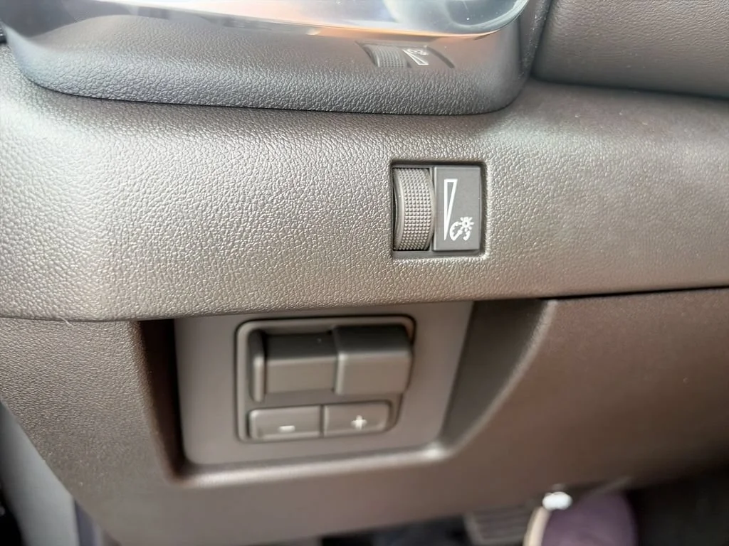 New 2026 Sterling Metallic GMC Elevation image 22