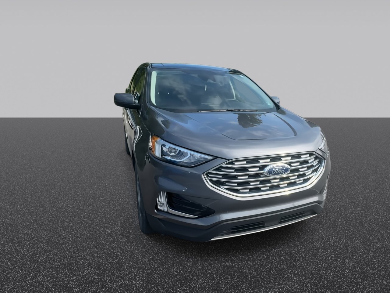 Used 2022 Carbonized Gray Metallic Ford SEL image 2