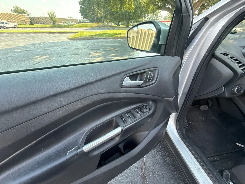 Used 2019 Silver Ford SE image 17