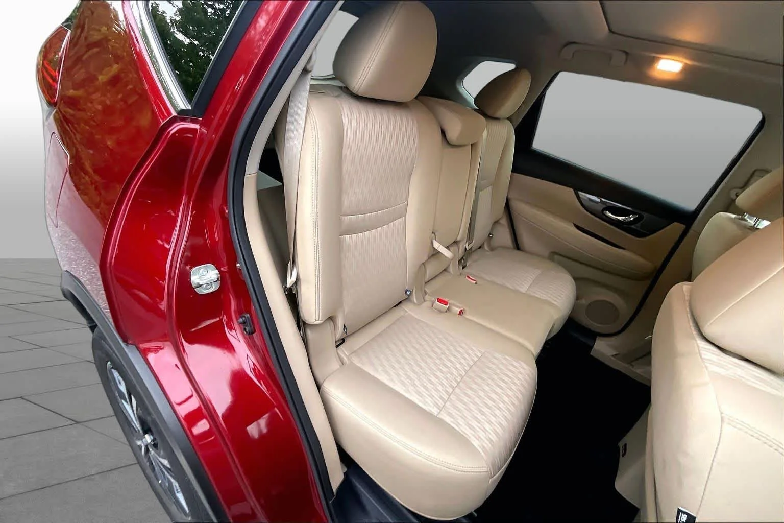 Used 2020 Scarlet Ember Tintcoat Nissan SV image 19