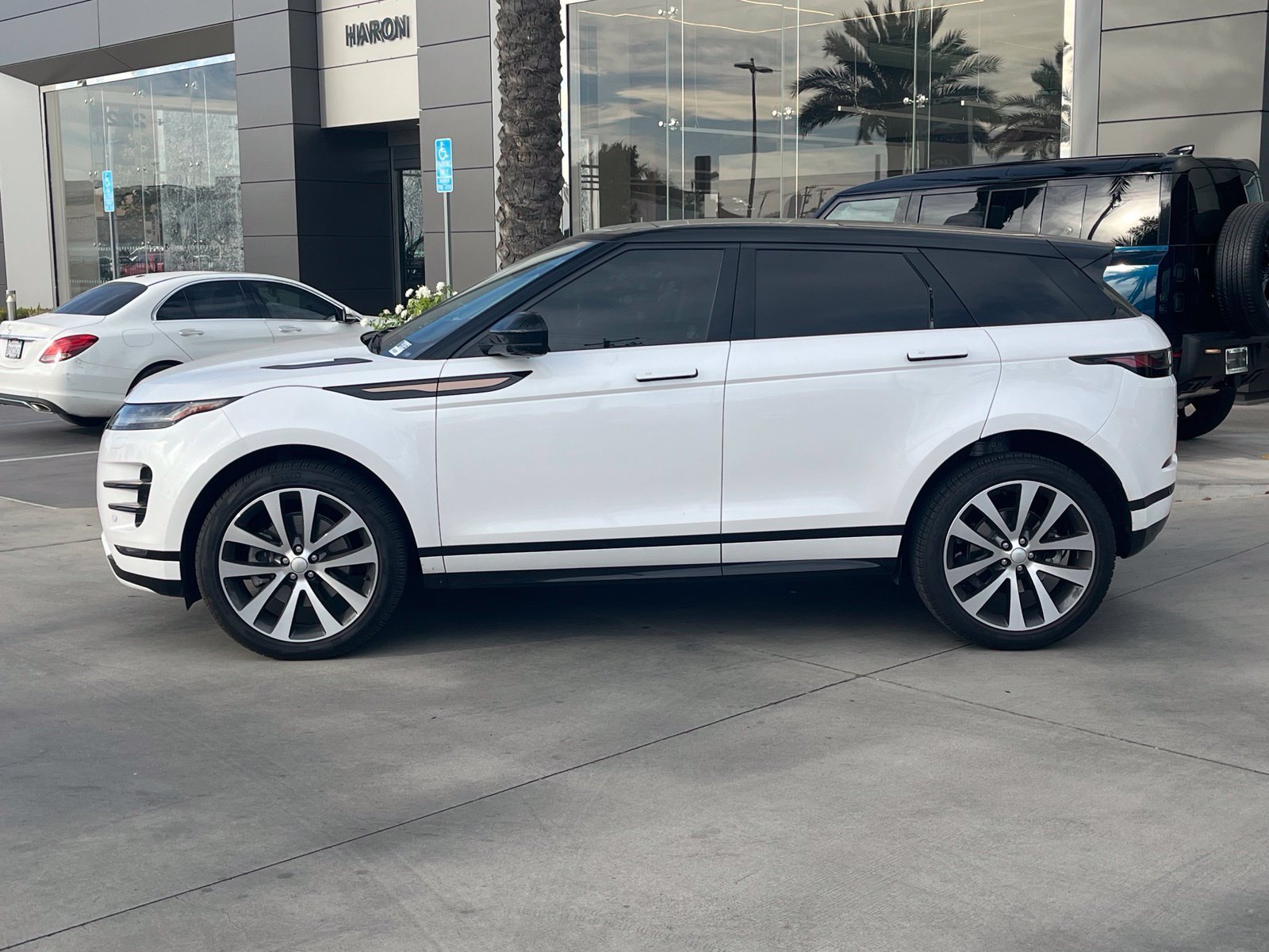 Used 2025 Beige Land Rover Dynamic image 3