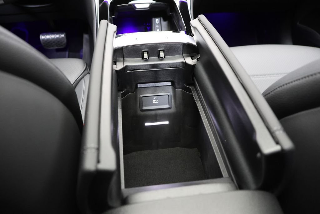 New 2026 Black Mercedes-Benz GLC 300 image 29