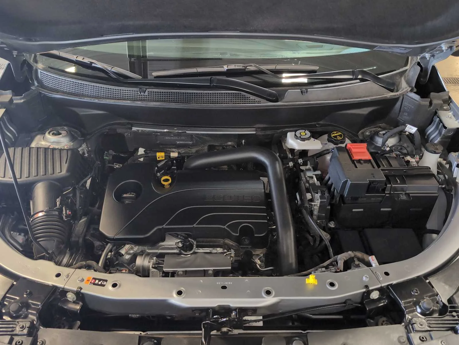2025 Chevrolet Equinox LT - Photo 28