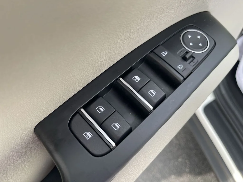 Used 2025 White Kia LX image 13
