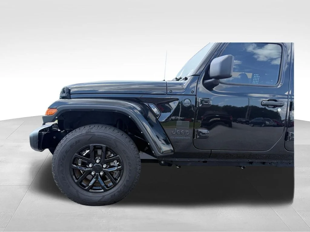Used 2022 Black Jeep Sport image 22