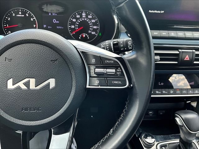 Used 2022 Orange Kia S image 14