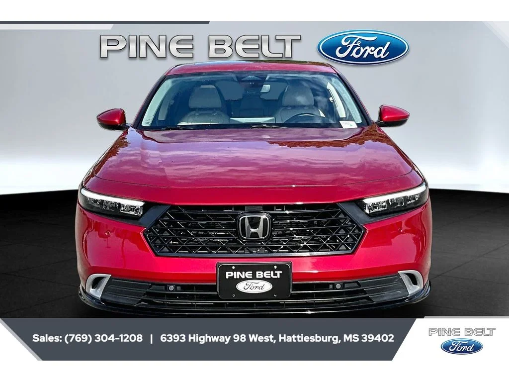 Used 2025 Red Honda Touring image 3