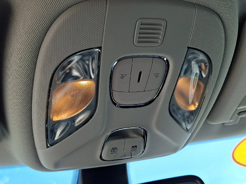 Used 2021 Velvet Red Pearlcoat Jeep Altitude image 23