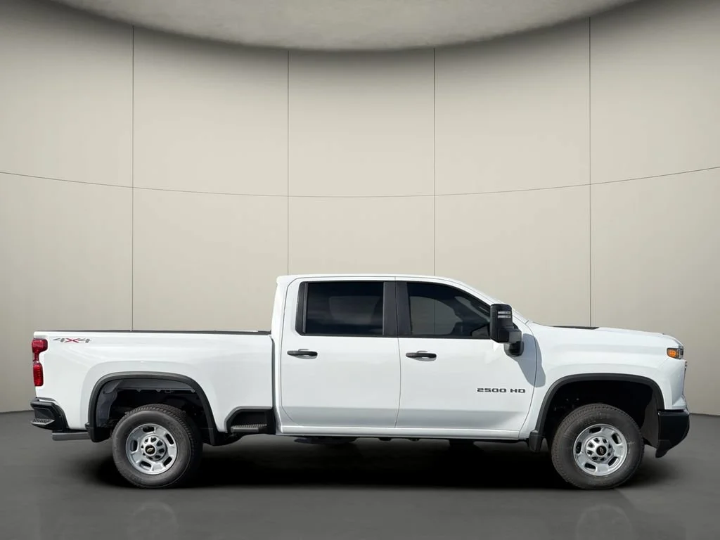New 2026 Summit White Chevrolet WT image 8