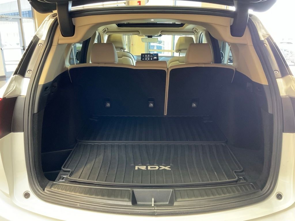 Used 2024  Acura Base image 23