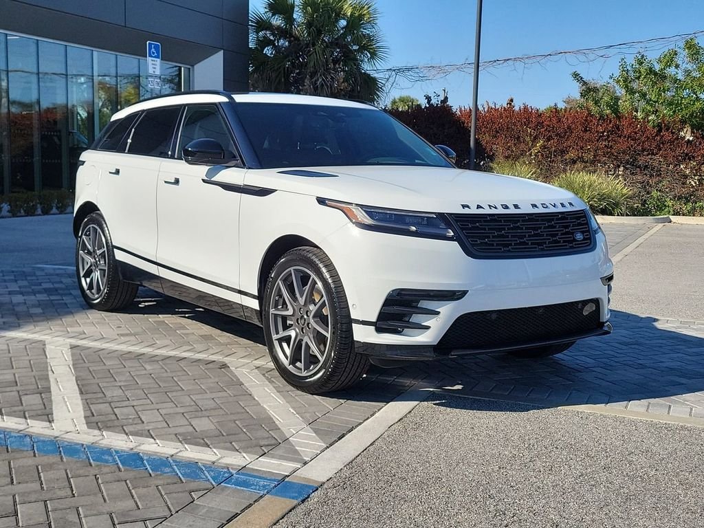 New 2026 Fuji White Land Rover Dynamic SE image 7