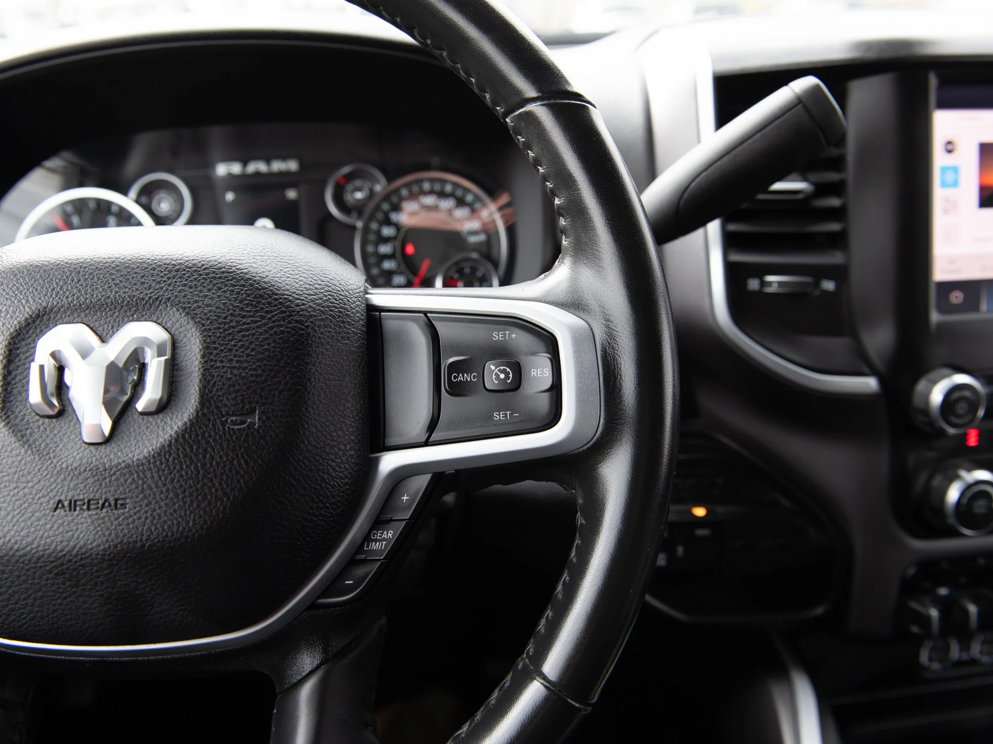Certified Used 2023 White RAM Big Horn * No Accidents | Cummins Diesel | Apple CarPlay | Remote Start | Heated Seats image 27