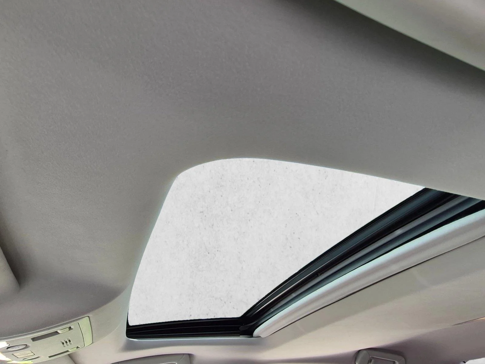 Used 2015 Ultra White Lexus Crafted Line image 17