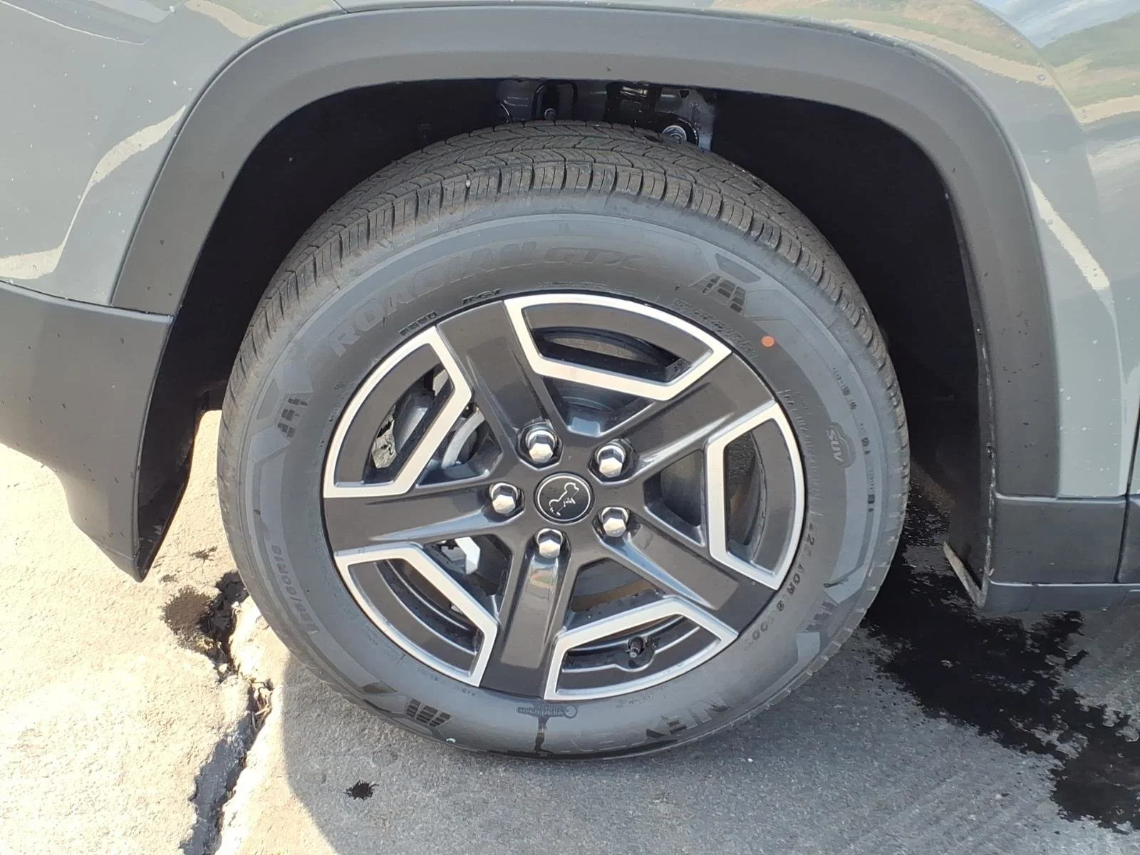 New 2026 Sting-Gray Clearcoat Jeep Laredo image 20