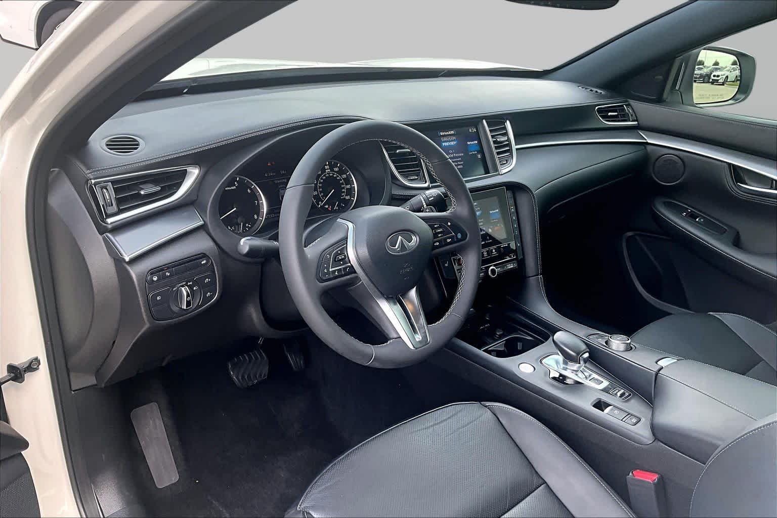 Used 2023 Majestic White INFINITI LUXE image 17