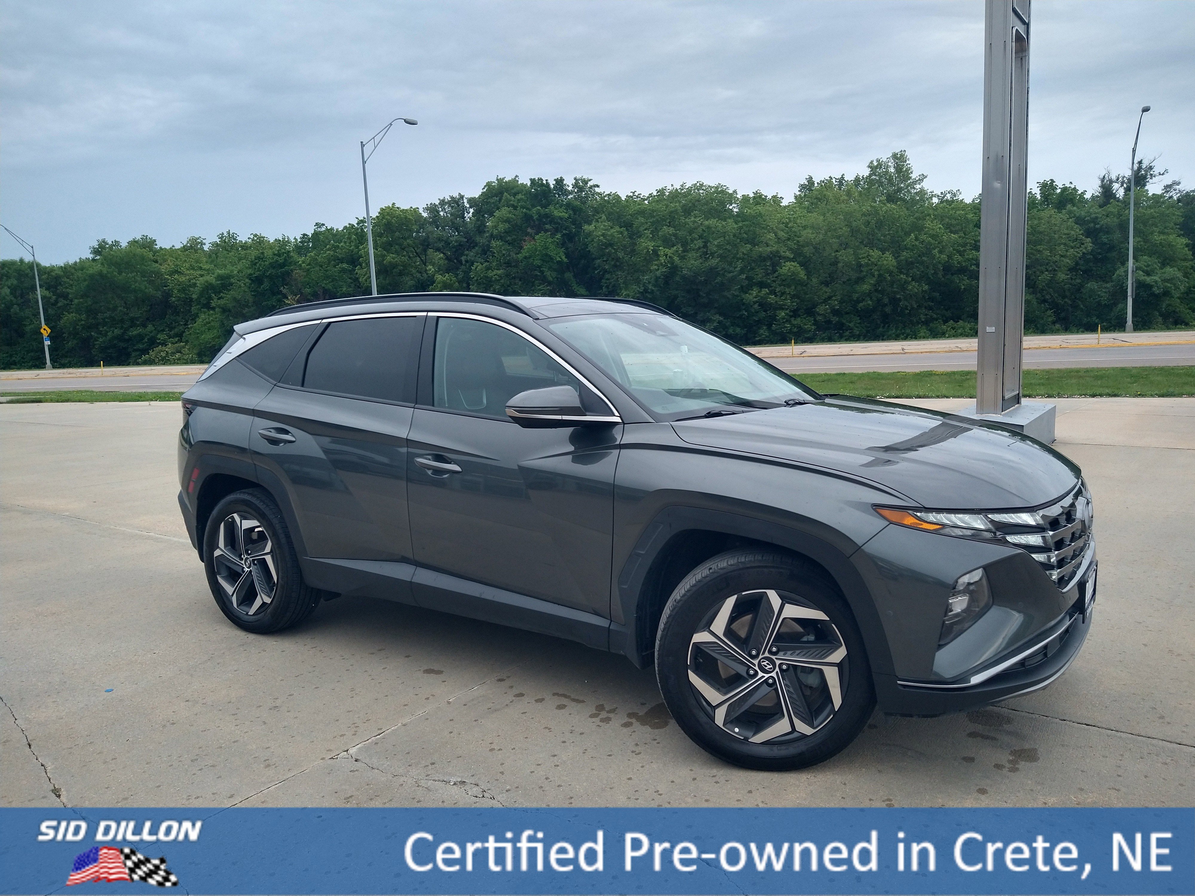 Used 2023 Amazon Gray Hyundai Limited image 16