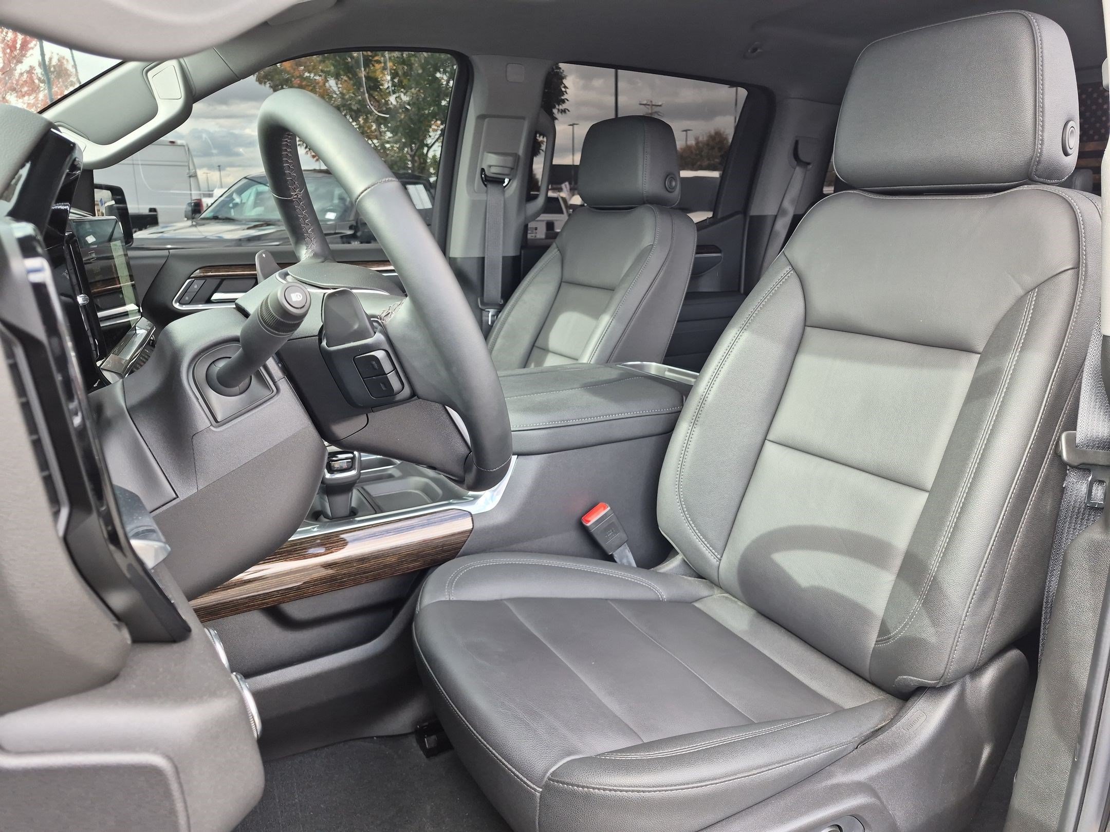 Used 2026 Onyx Black GMC Elevation image 16