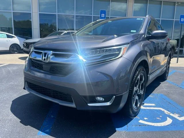 Used 2017 Modern Steel Metallic Honda Touring image 2