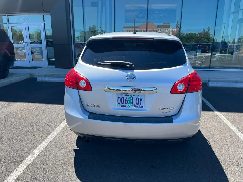 Used 2012 Silver Nissan S image 3