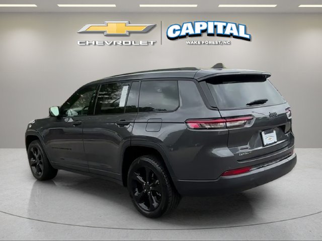Used 2023 Gray Jeep Altitude image 3
