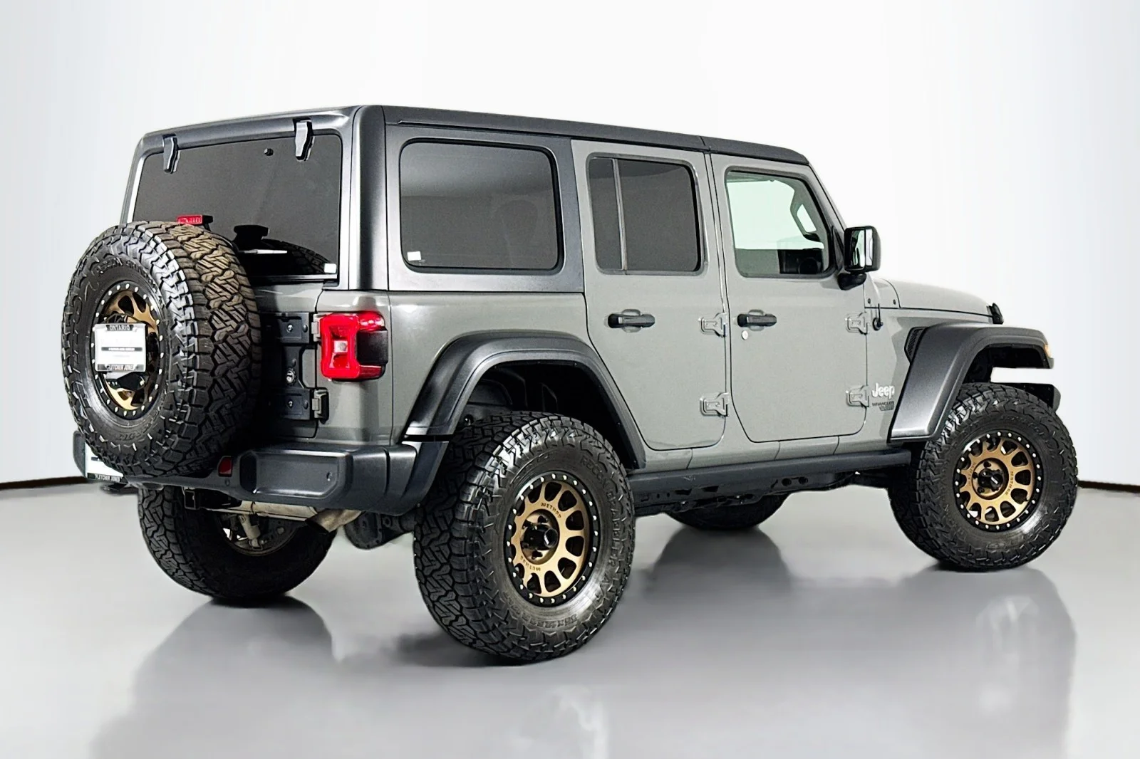Used 2020 Sting-Gray Clearcoat Jeep Sport 4X4 image 11