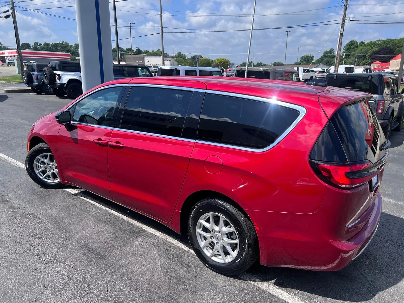 Used 2025 Red Chrysler Select image 13